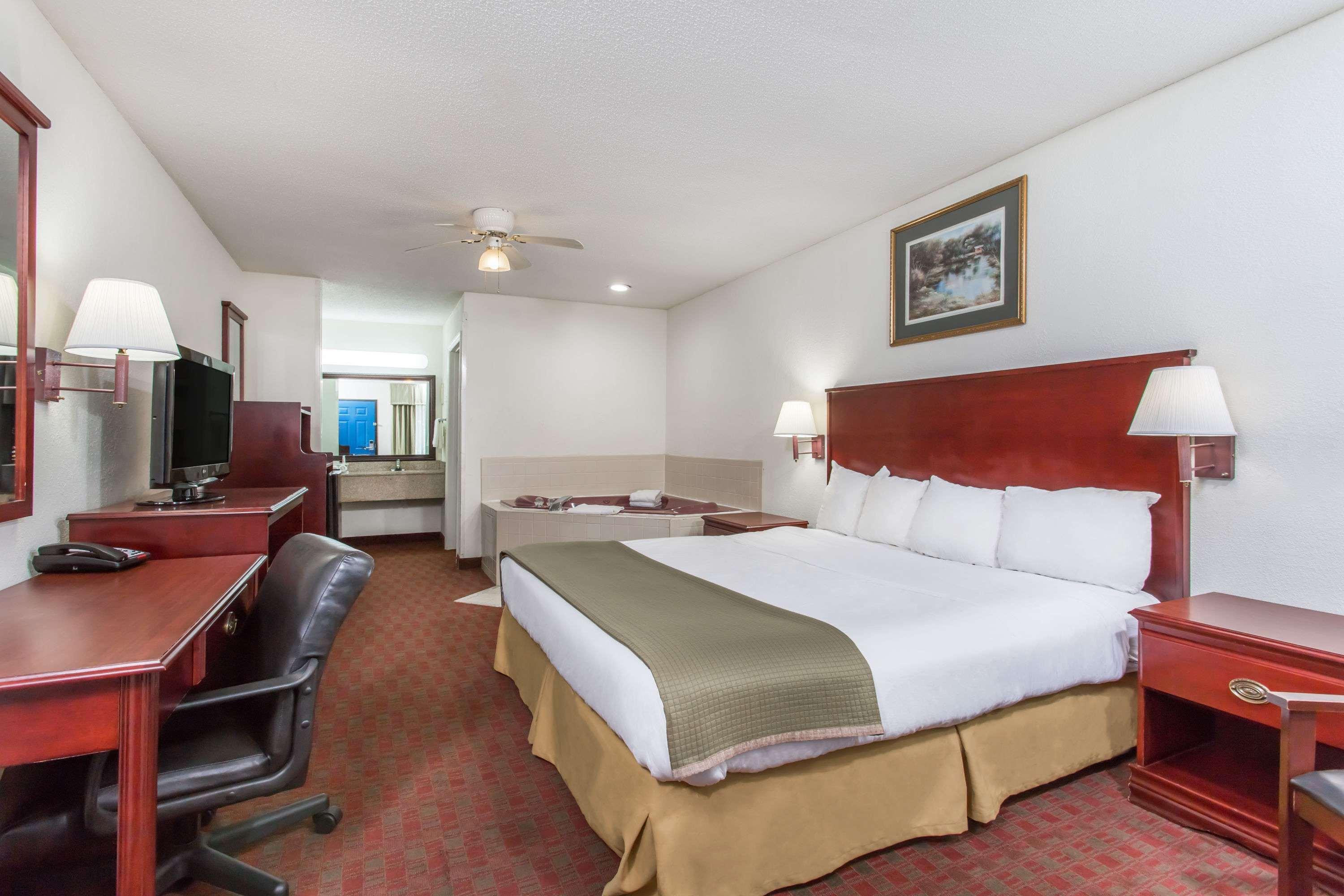 Baymont Inn & Suites Manning Ngoại thất bức ảnh